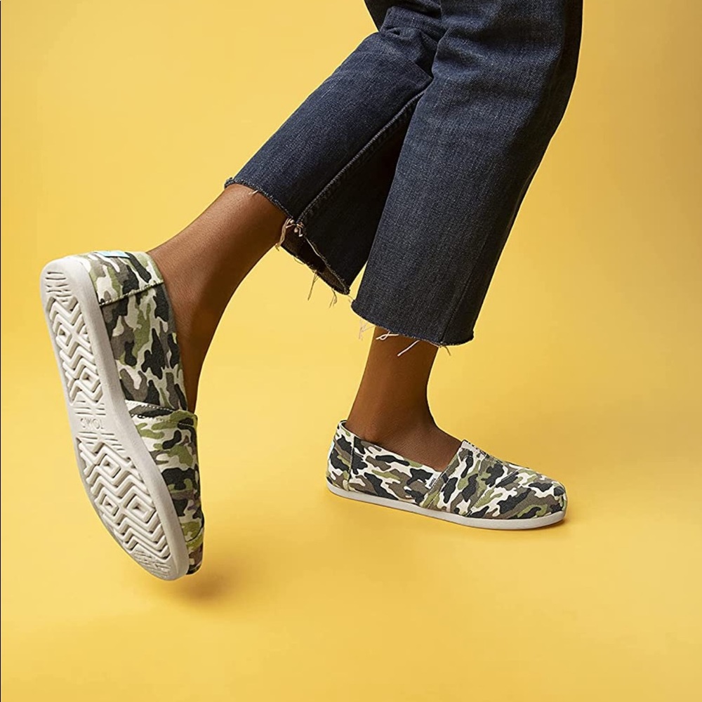 NEW Toms Alpargata camouflage print core canvas slip-ons size 8